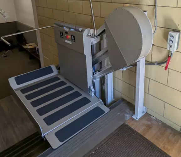 Commercial Inclined Lift Platform 3